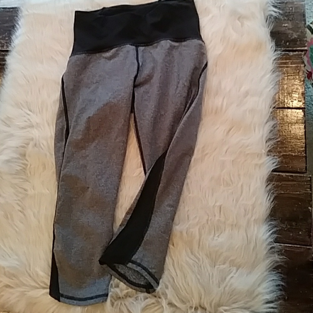 Lululemon leggings, train times size 6*worn once
